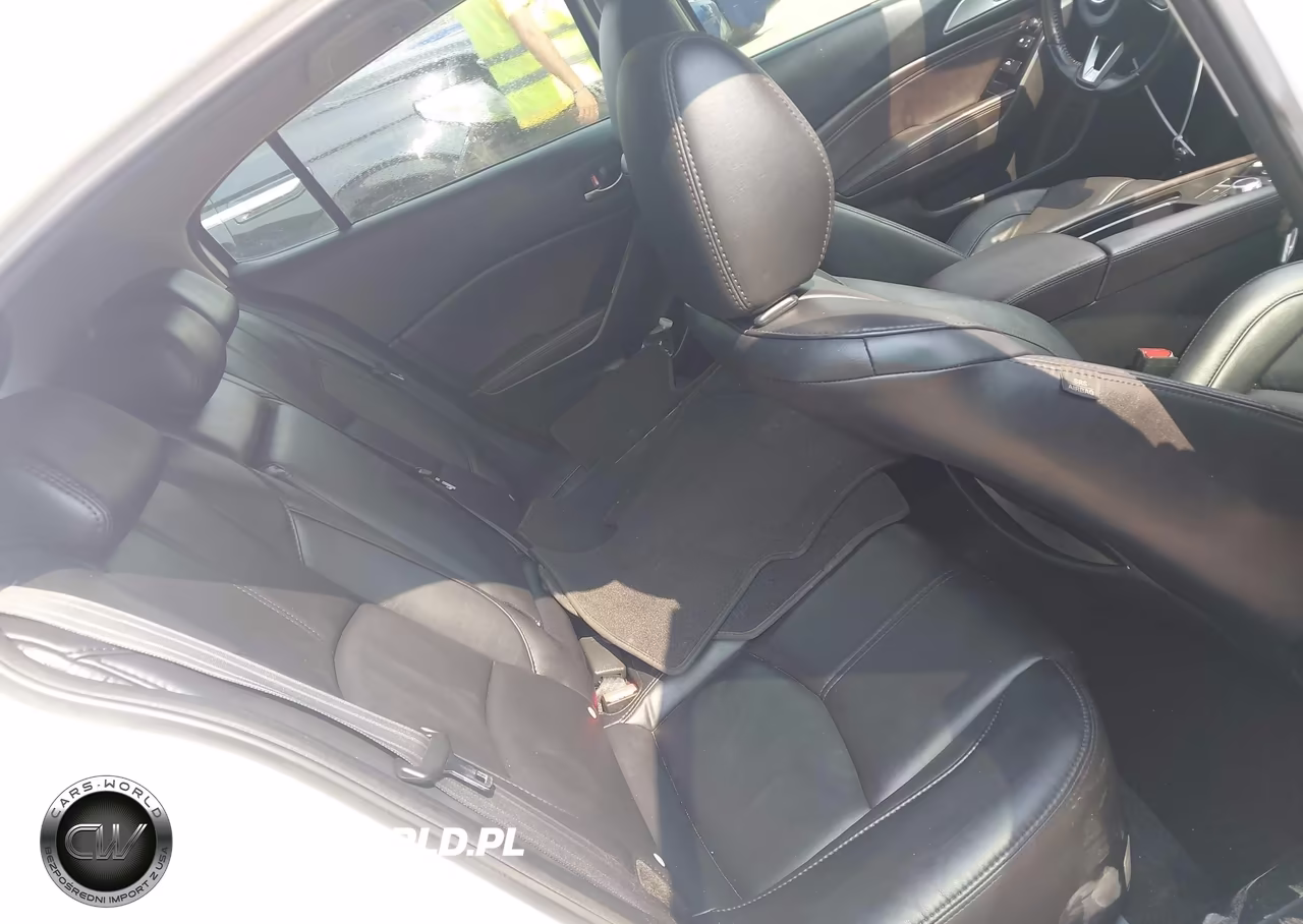 2018 Mazda Mazda3 Touring VIN:3MZBN1L36JM250750 - 8