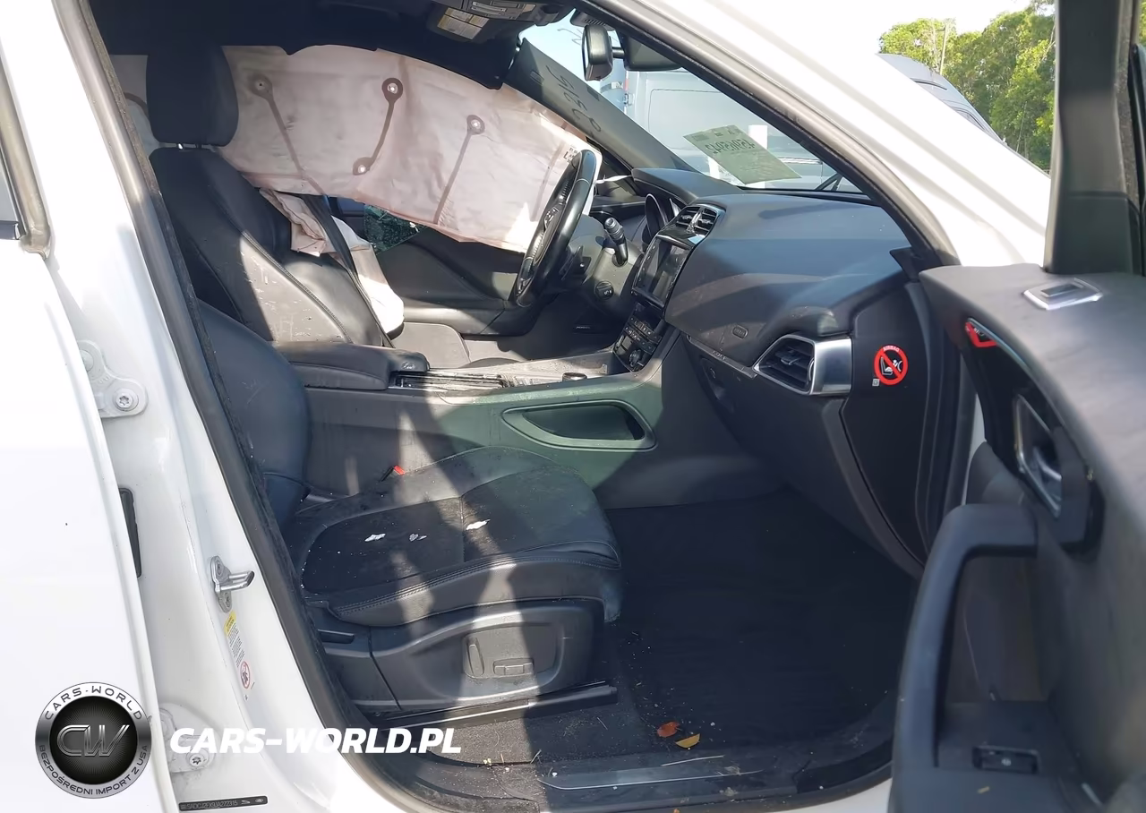 2018 Jaguar F-Pace 25T Premium VIN:SADCJ2FX9JA272315 - 5