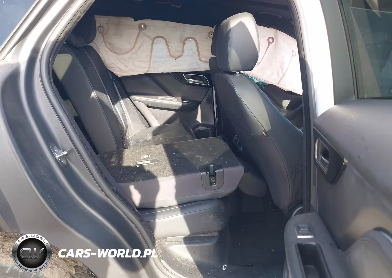 2018 Jaguar F-Pace 25T Premium VIN:SADCJ2FX9JA272315 - 8