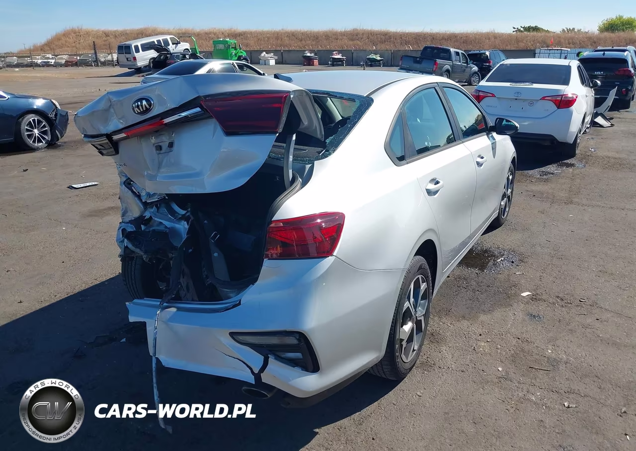 2021 Kia Forte Lxs VIN:3KPF24AD1ME363952 - 4