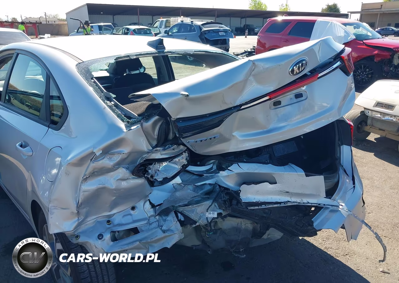 2021 Kia Forte Lxs VIN:3KPF24AD1ME363952 - 6