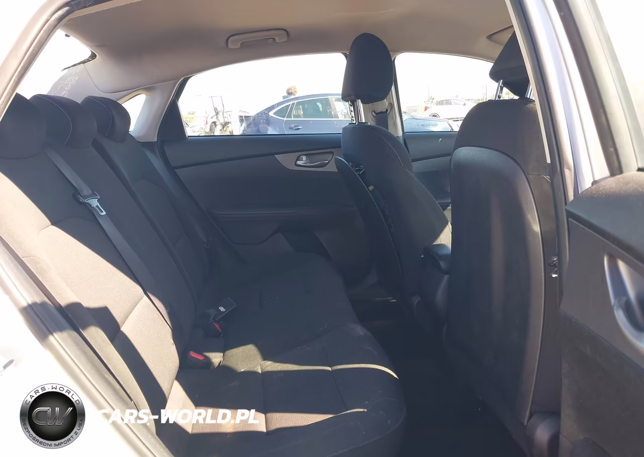 2021 Kia Forte Lxs VIN:3KPF24AD1ME363952 - 8