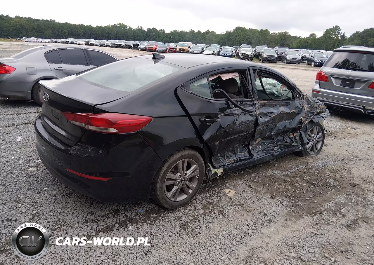 2018 Hyundai Elantra Sel VIN:5NPD84LFXJH390465 - 4