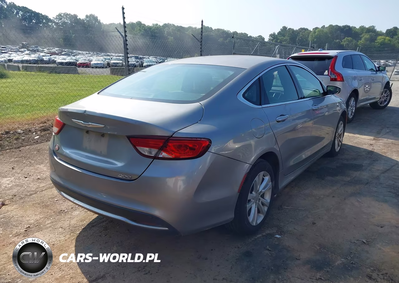 2015 Chrysler 200 Limited VIN:1C3CCCAB7FN538250 - 4