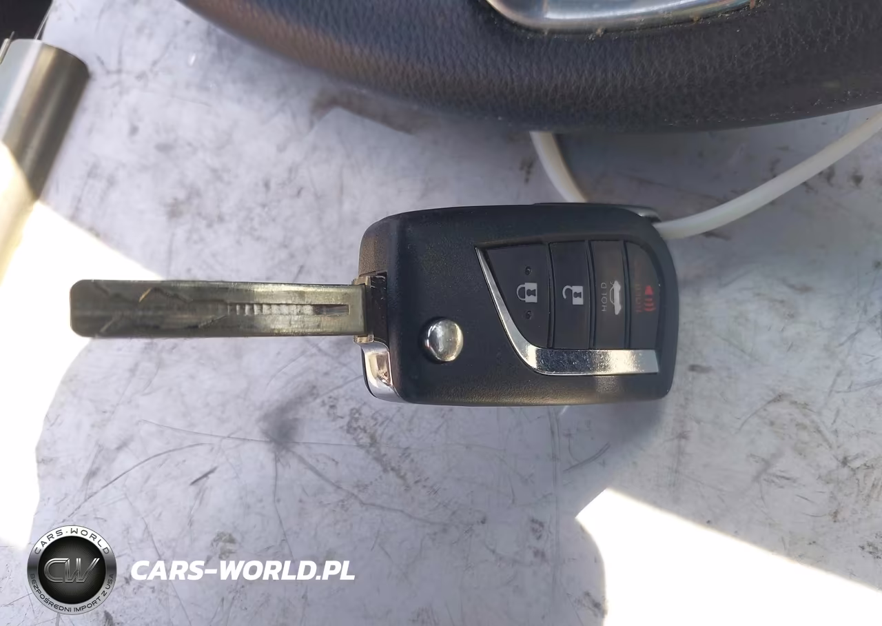 2020 Toyota Camry Le VIN:4T1C11AK6LU973733 - 11