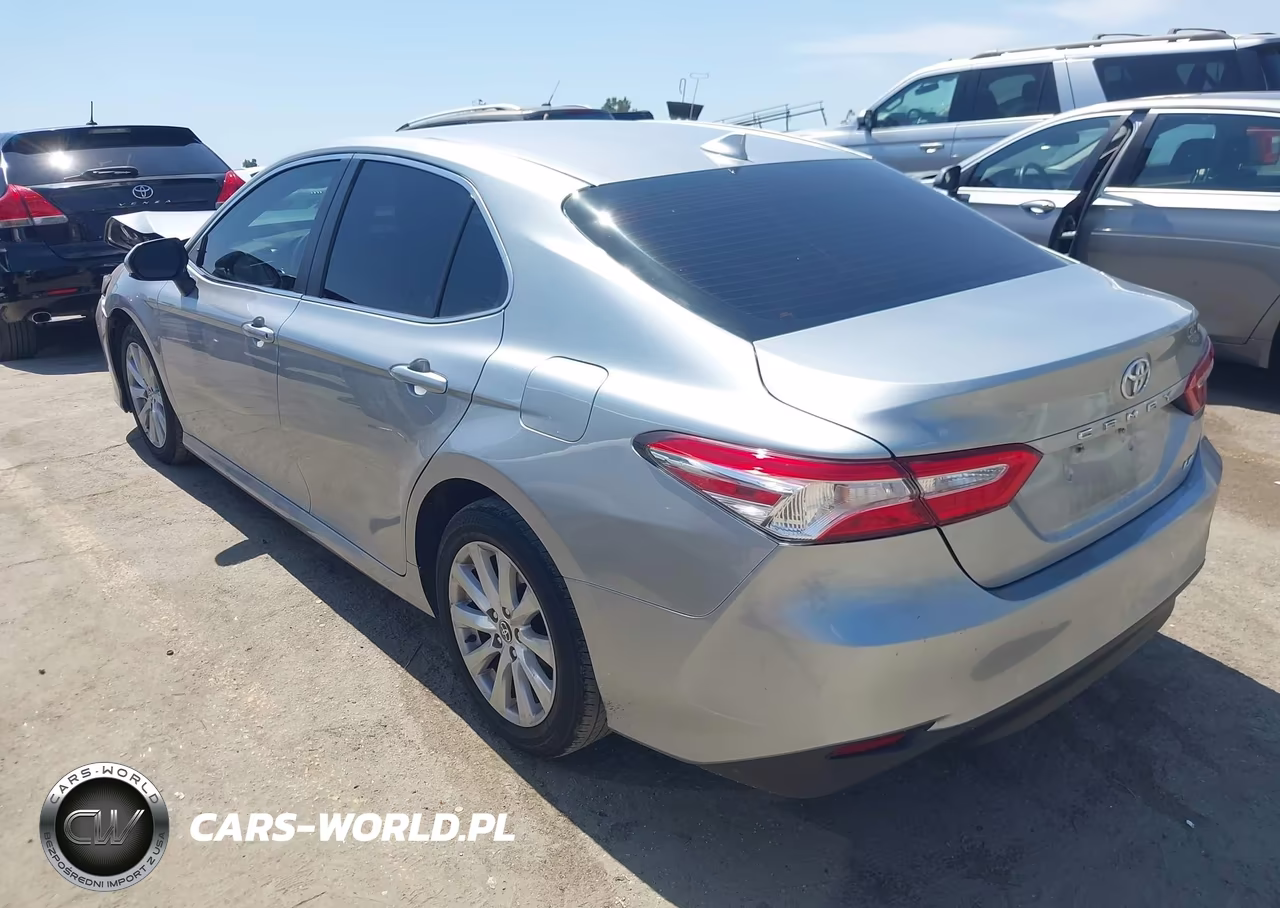 2020 Toyota Camry Le VIN:4T1C11AK6LU973733 - 3