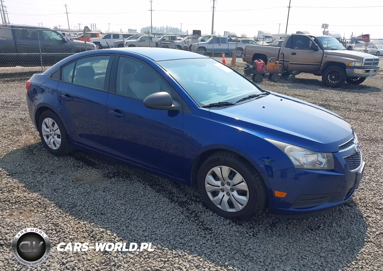2013 Chevrolet Cruze Ls Auto – zdjęcie 1 z 19