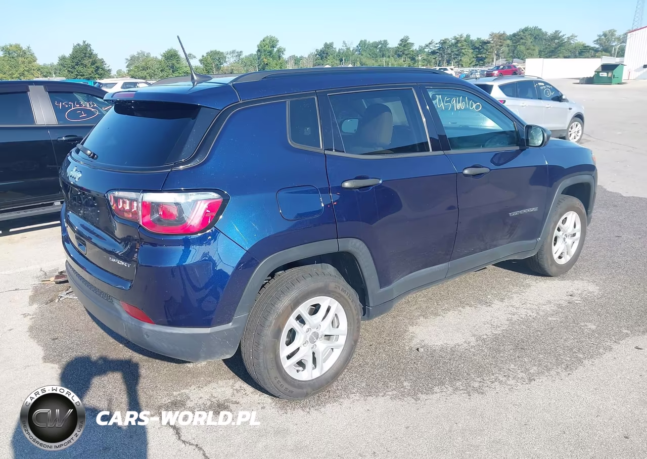 2018 Jeep Compass Sport 4X4 VIN:3C4NJDAB3JT168598 - 4