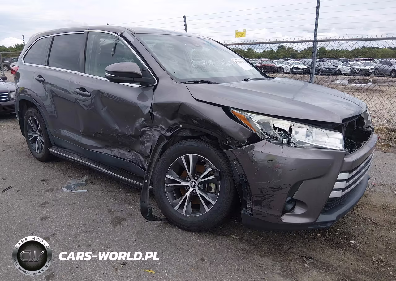 2019 Toyota Highlander Le VIN:5TDZZRFH4KS299426 - 1