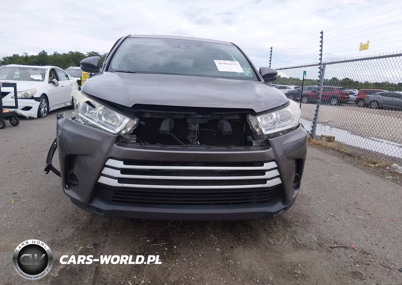 2019 Toyota Highlander Le VIN:5TDZZRFH4KS299426 - 13