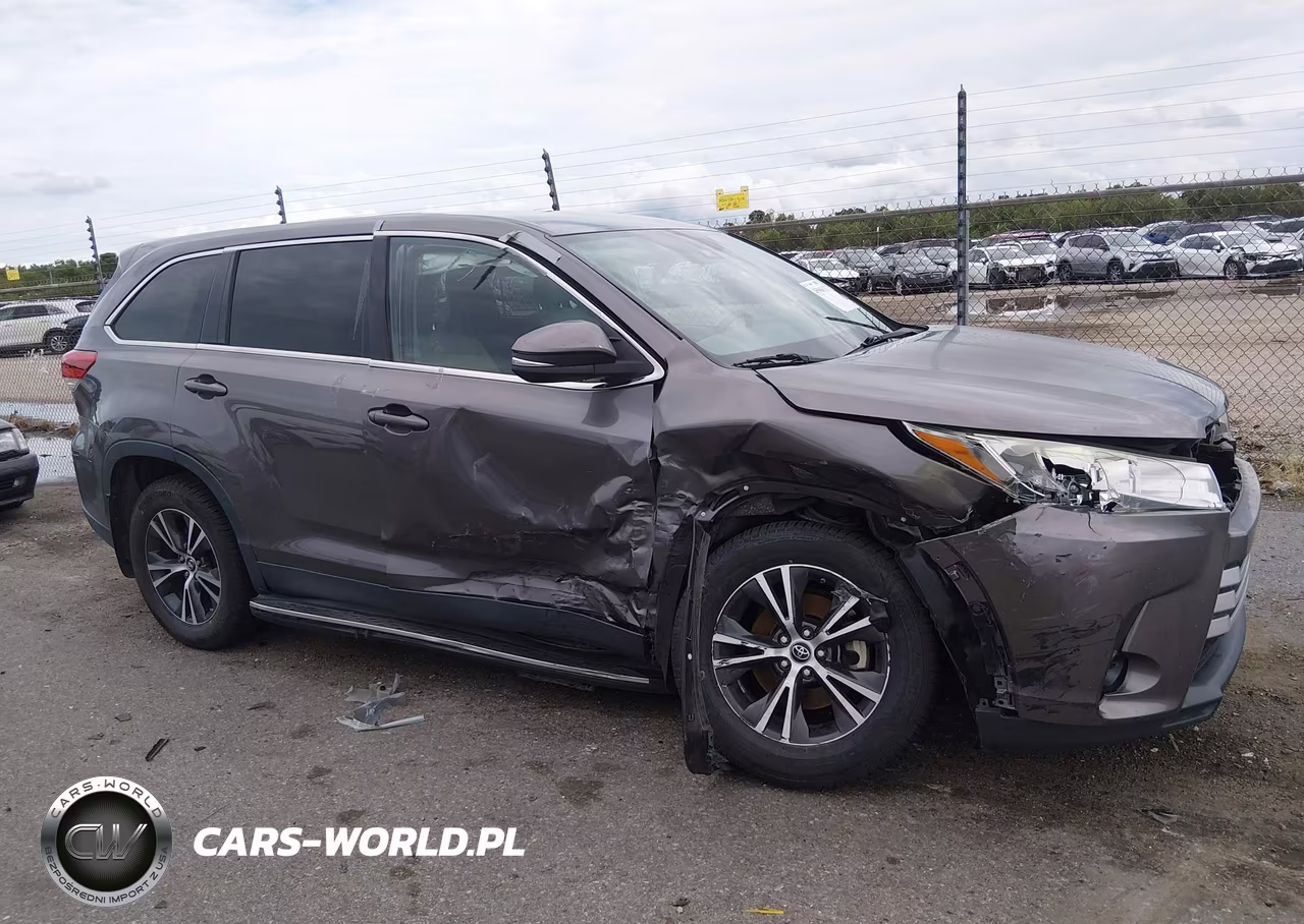 2019 Toyota Highlander Le VIN:5TDZZRFH4KS299426 - 14