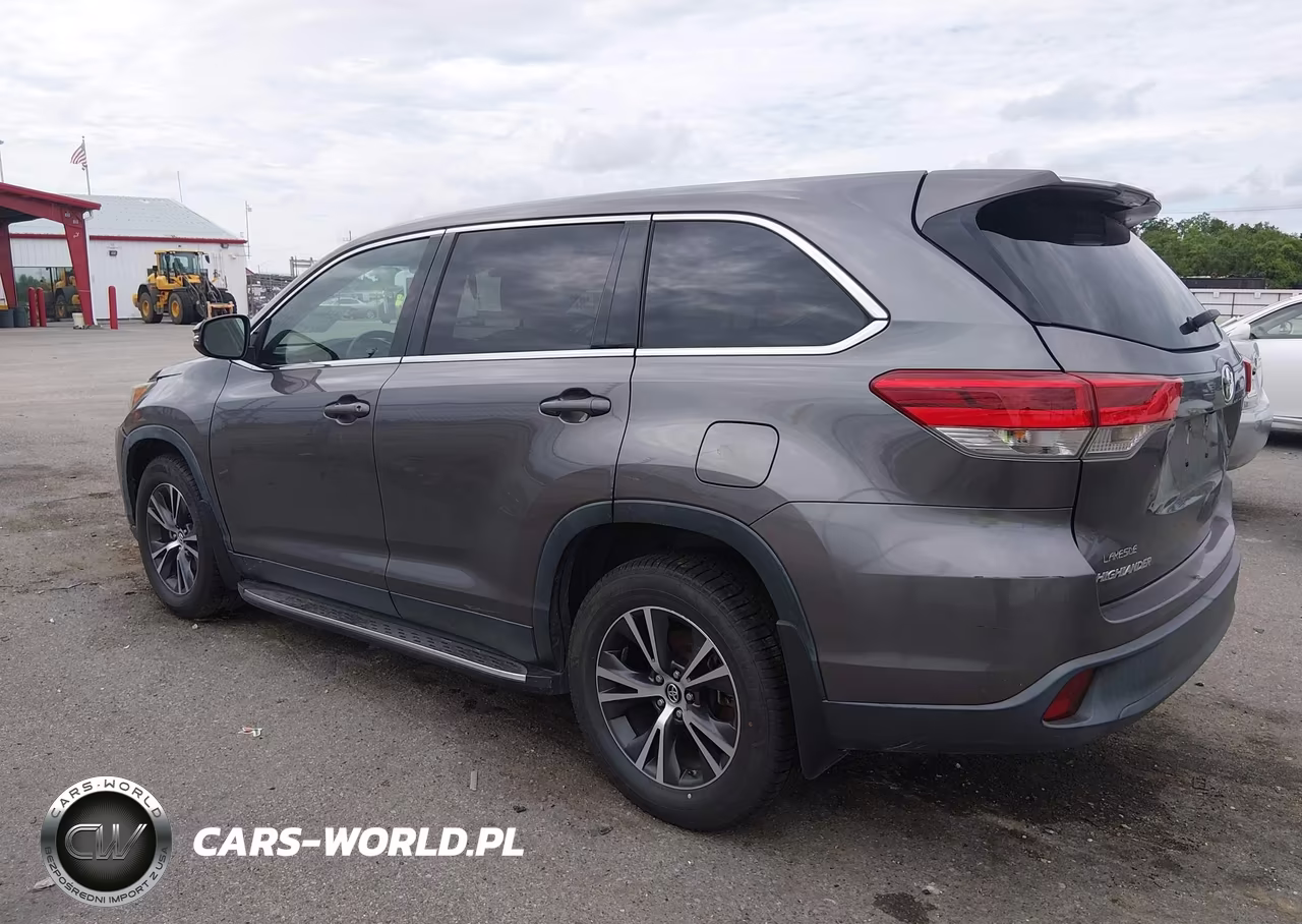 2019 Toyota Highlander Le VIN:5TDZZRFH4KS299426 - 15