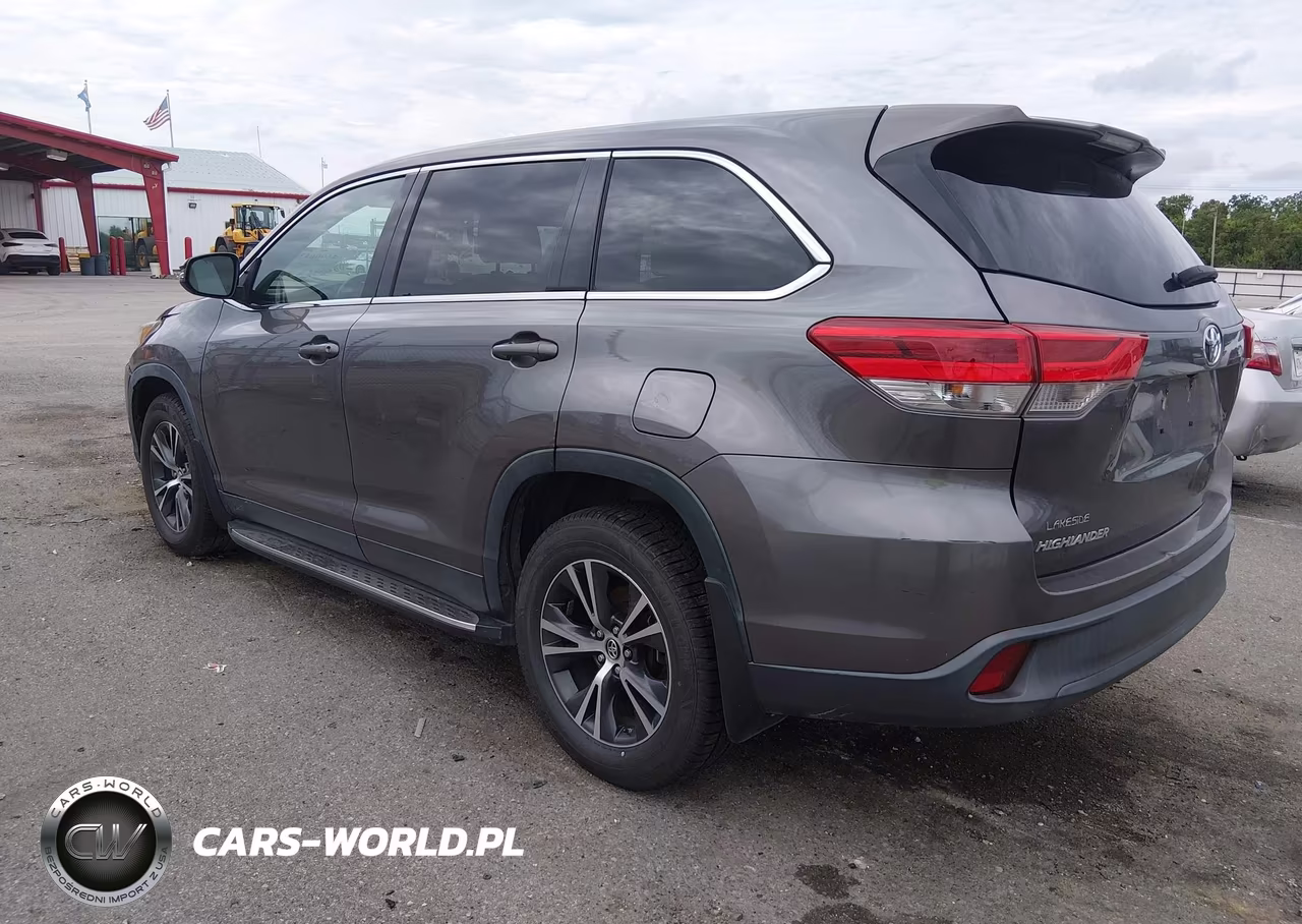 2019 Toyota Highlander Le VIN:5TDZZRFH4KS299426 - 3