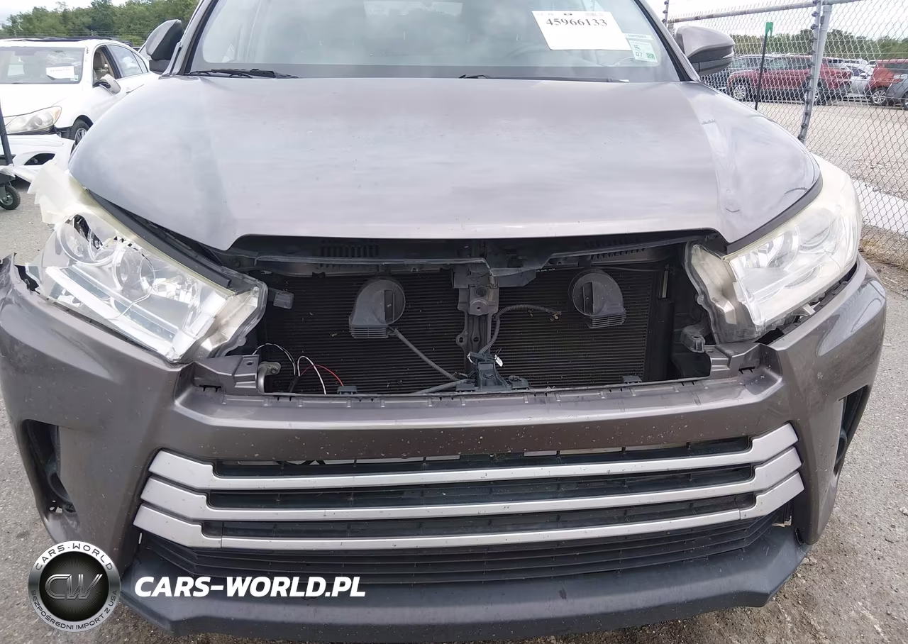 2019 Toyota Highlander Le VIN:5TDZZRFH4KS299426 - 6