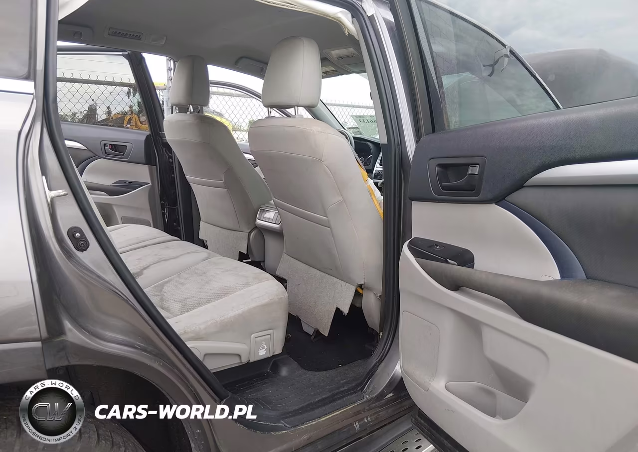 2019 Toyota Highlander Le VIN:5TDZZRFH4KS299426 - 8