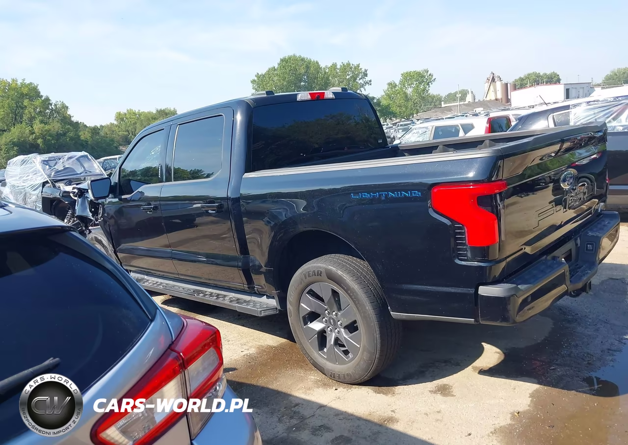 2023 Ford F-150 Lightning Xlt VIN:1FT6W1EV2PWG61779 - 12