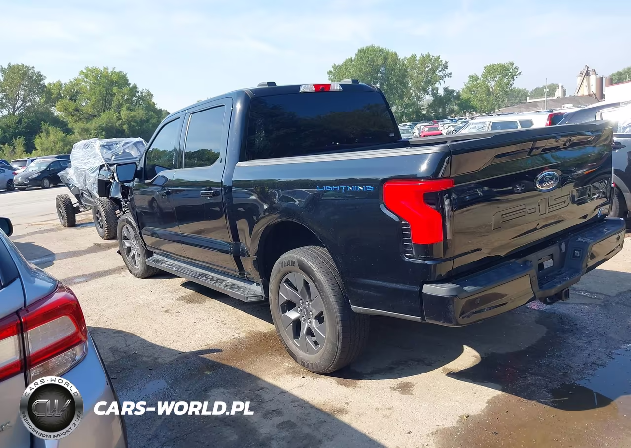2023 Ford F-150 Lightning Xlt VIN:1FT6W1EV2PWG61779 - 3