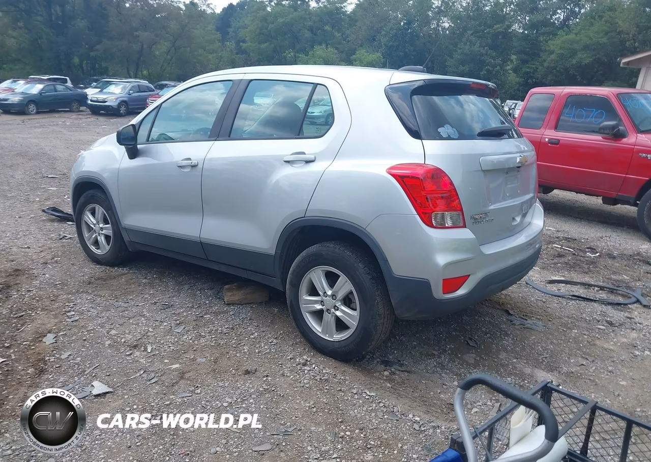 2018 Chevrolet Trax Ls VIN:3GNCJNSB6JL246293 - 3