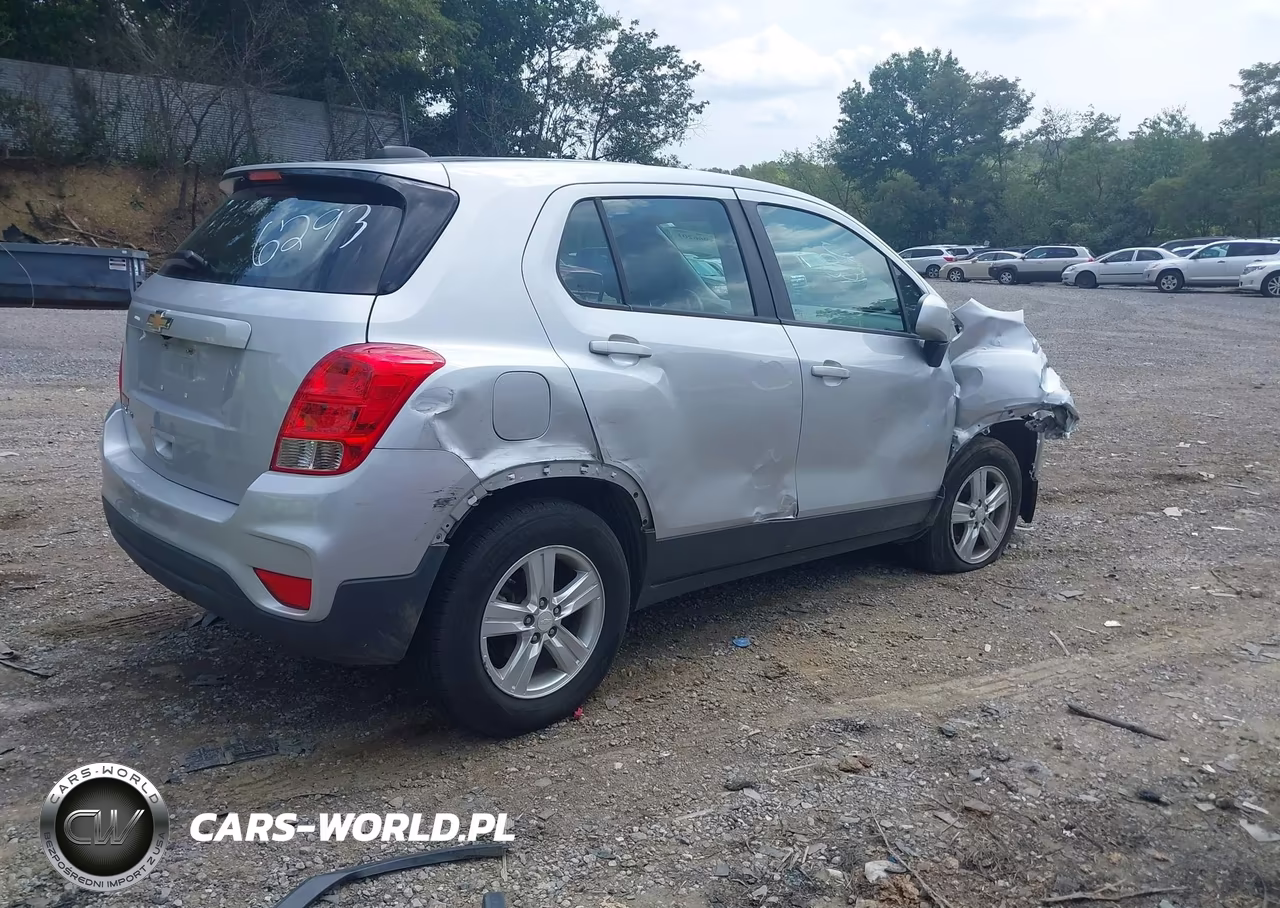 2018 Chevrolet Trax Ls VIN:3GNCJNSB6JL246293 - 4