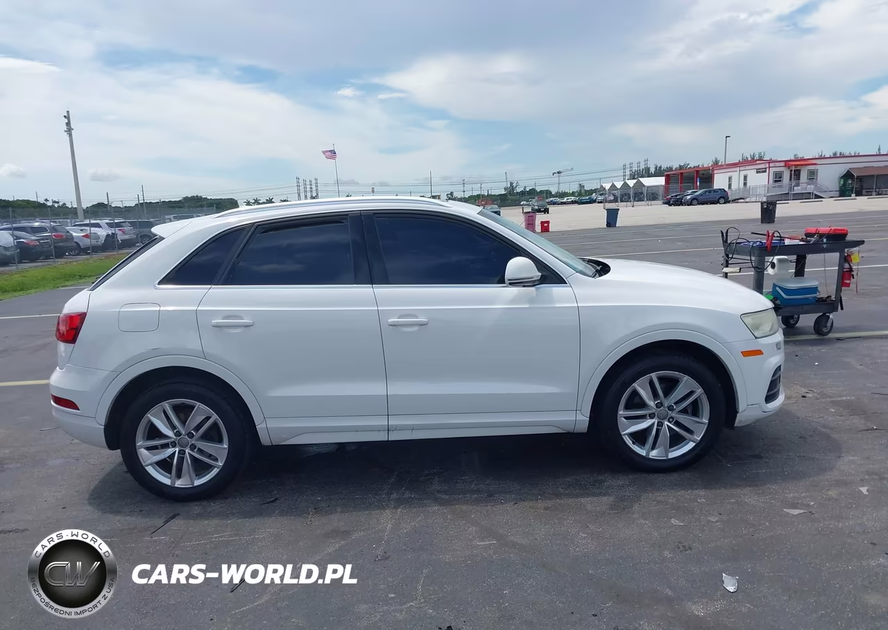 2016 Audi Q3 2.0T Premium Plus VIN:WA1BFCFS2GR009770 - 13