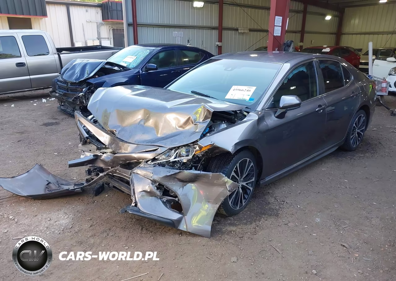 2018 Toyota Camry Se VIN:4T1B11HK0JU618975 - 2