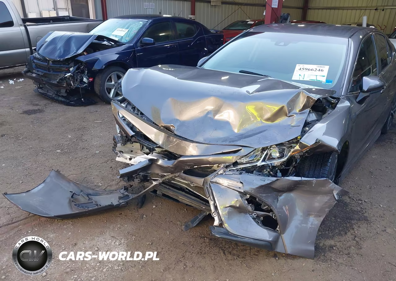 2018 Toyota Camry Se VIN:4T1B11HK0JU618975 - 6