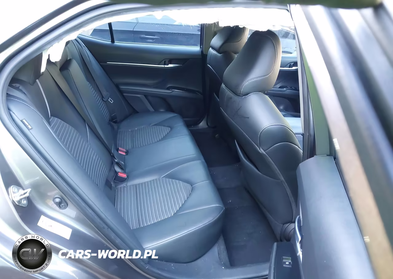 2018 Toyota Camry Se VIN:4T1B11HK0JU618975 - 8