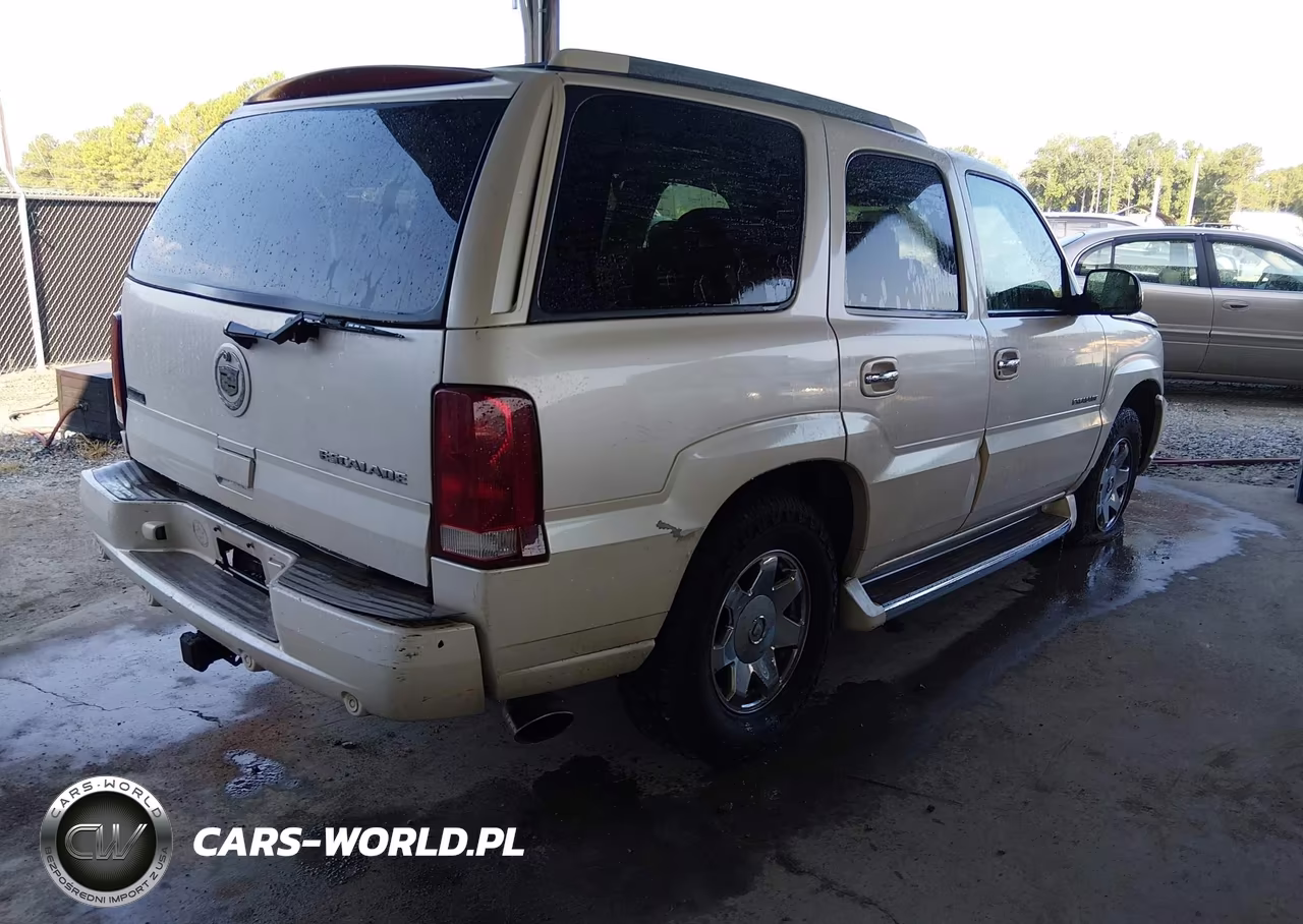 2002 Cadillac Escalade Standard VIN:1GYEC63T22R186252 - 4