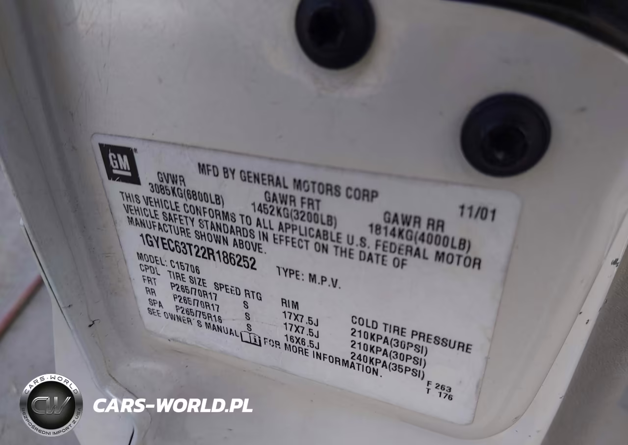 2002 Cadillac Escalade Standard VIN:1GYEC63T22R186252 - 9