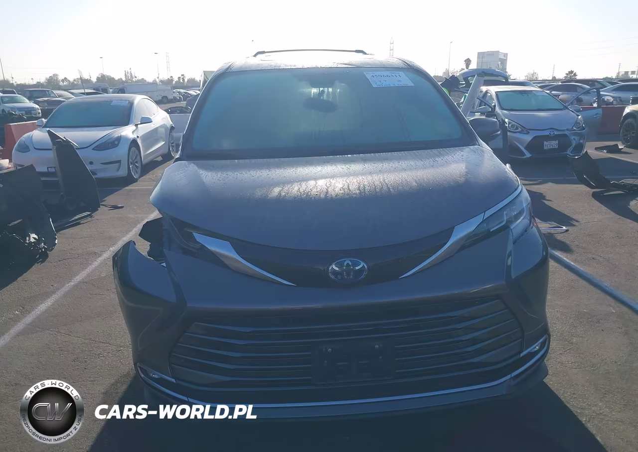 2021 Toyota Sienna Limited VIN:5TDZRKECXMS057935 - 12