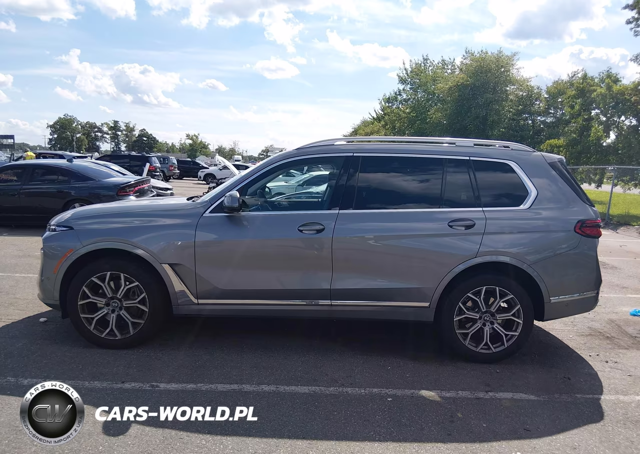 2026 BMW X7 xDrive40I VIN:5UX23EM06T9026429 - 14