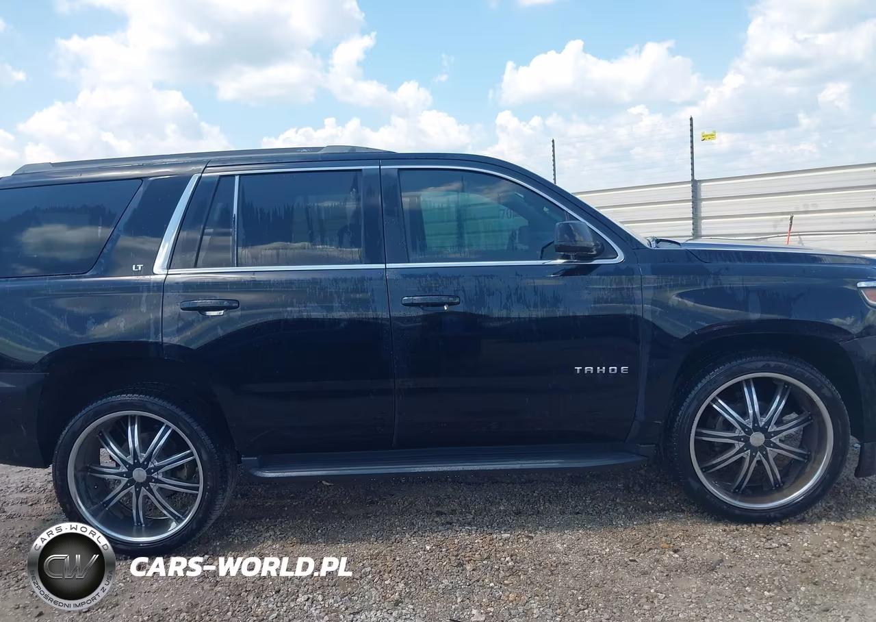 2018 Chevrolet Tahoe Lt VIN:1GNSCBKC5JR104684 - 13
