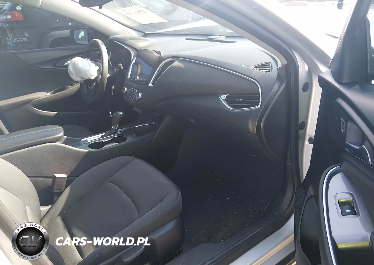 2019 Chevrolet Malibu Lt VIN:1G1ZD5ST3KF165775 - 5