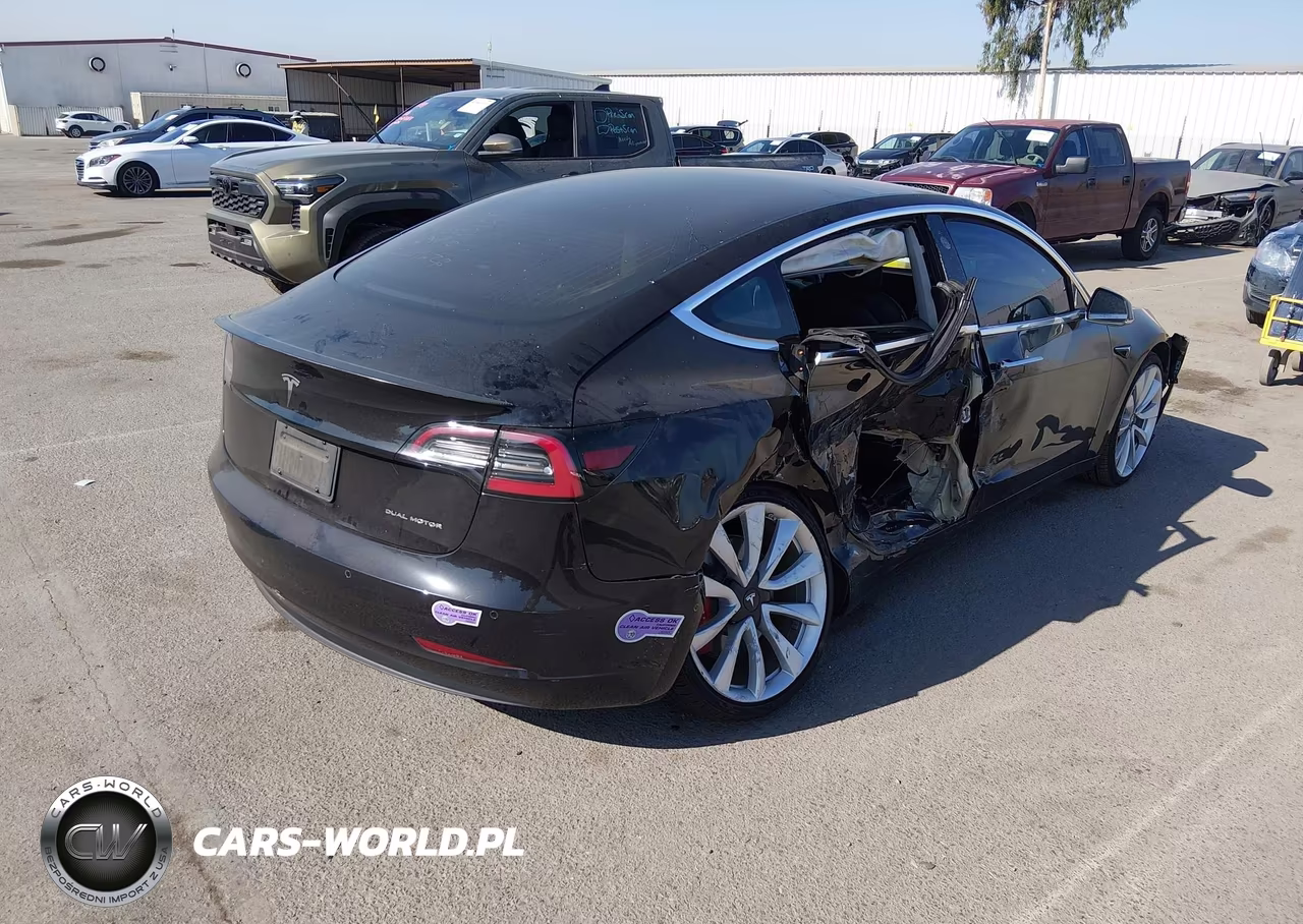2018 Tesla Model 3 Long Range-Performance VIN:5YJ3E1EB6JF082673 - 4