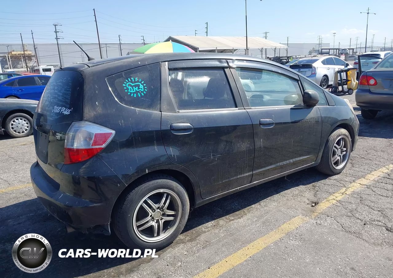 2013 Honda Fit VIN:JHMGE8H36DC010791 - 4