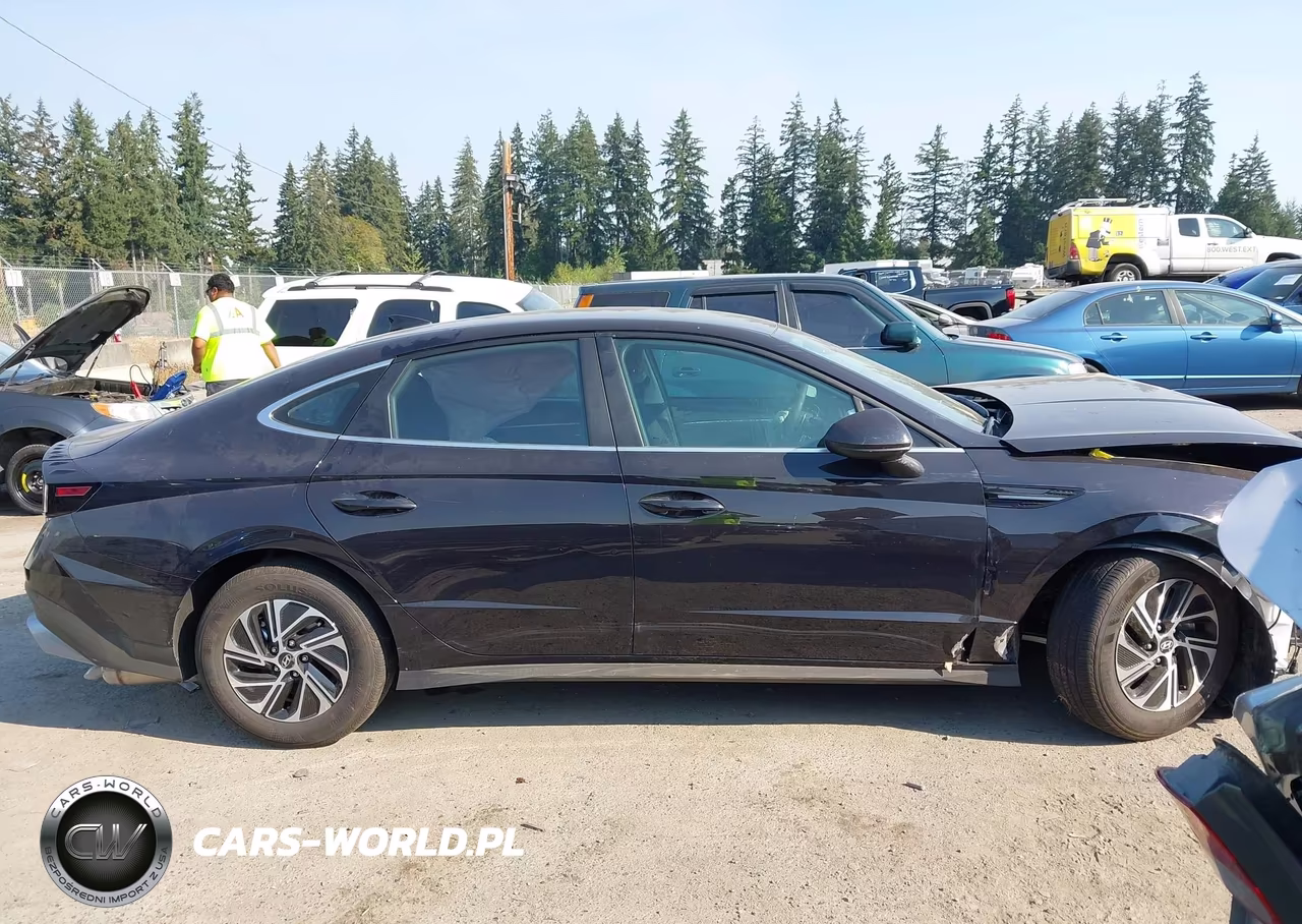 2026 Hyundai Sonata Hybrid Blue VIN:KMHL24JJ7TA172204 - 12