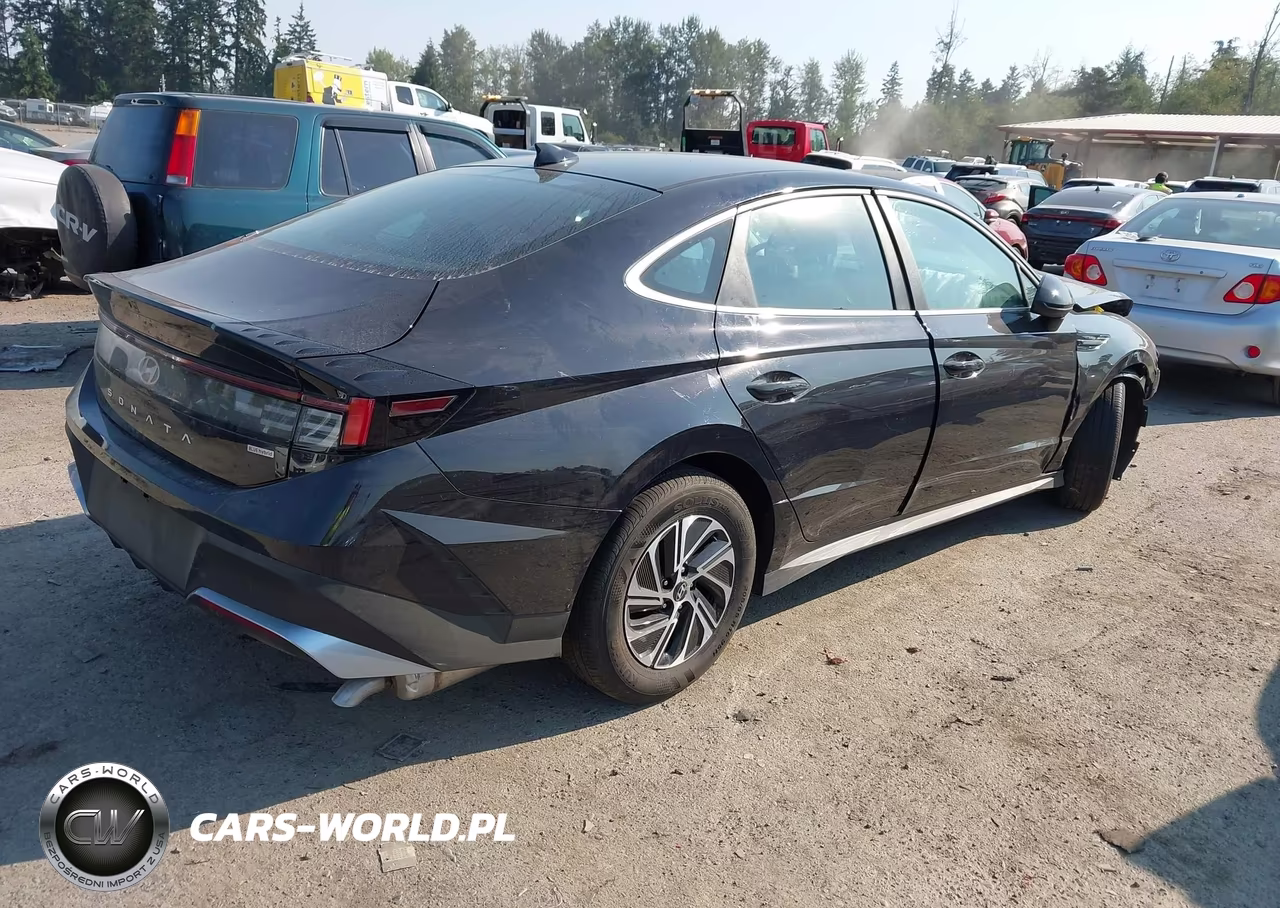 2026 Hyundai Sonata Hybrid Blue VIN:KMHL24JJ7TA172204 - 4