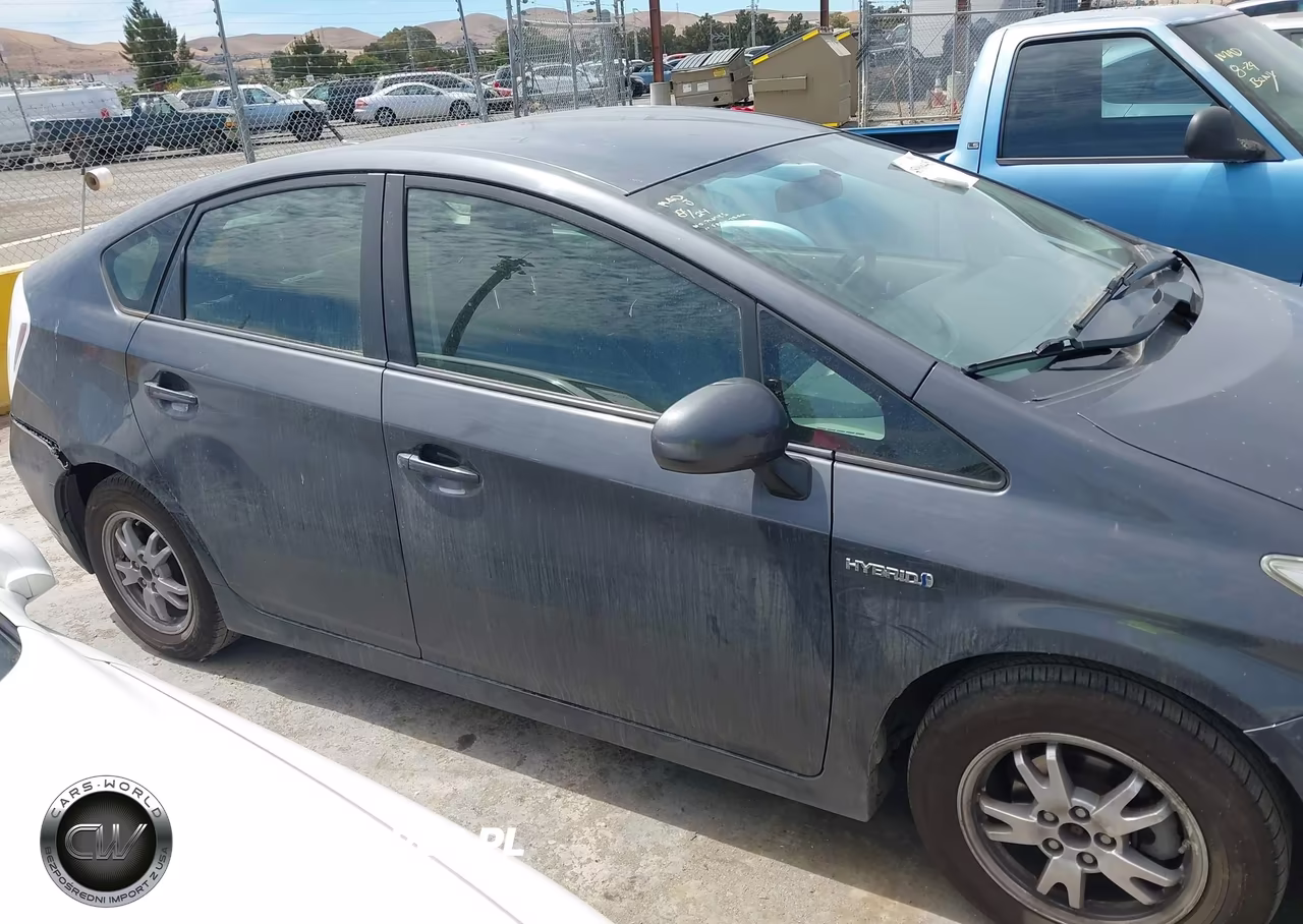 2011 Toyota Prius Two VIN:JTDKN3DU9B5311862 - 13