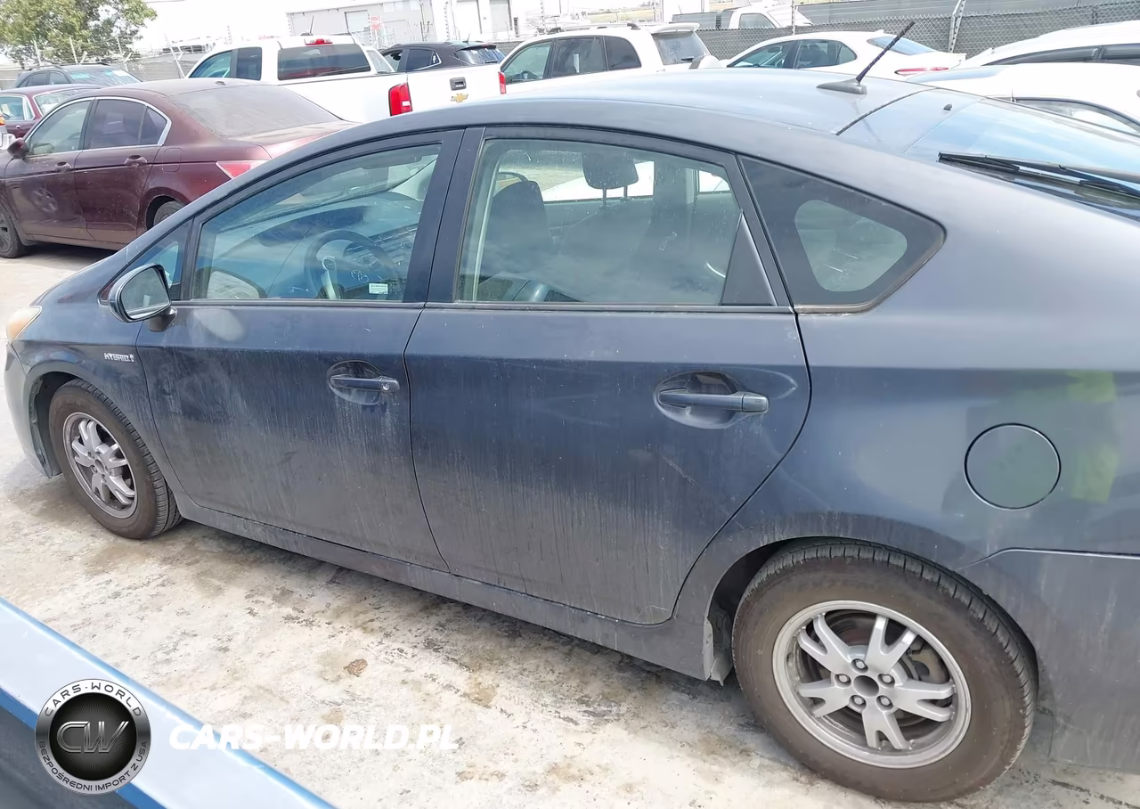 2011 Toyota Prius Two VIN:JTDKN3DU9B5311862 - 14
