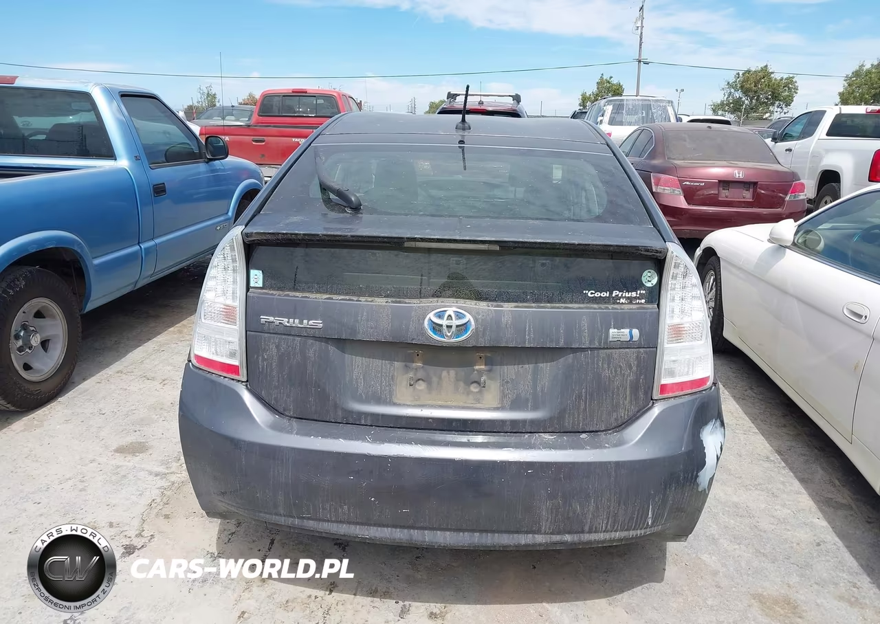 2011 Toyota Prius Two VIN:JTDKN3DU9B5311862 - 16