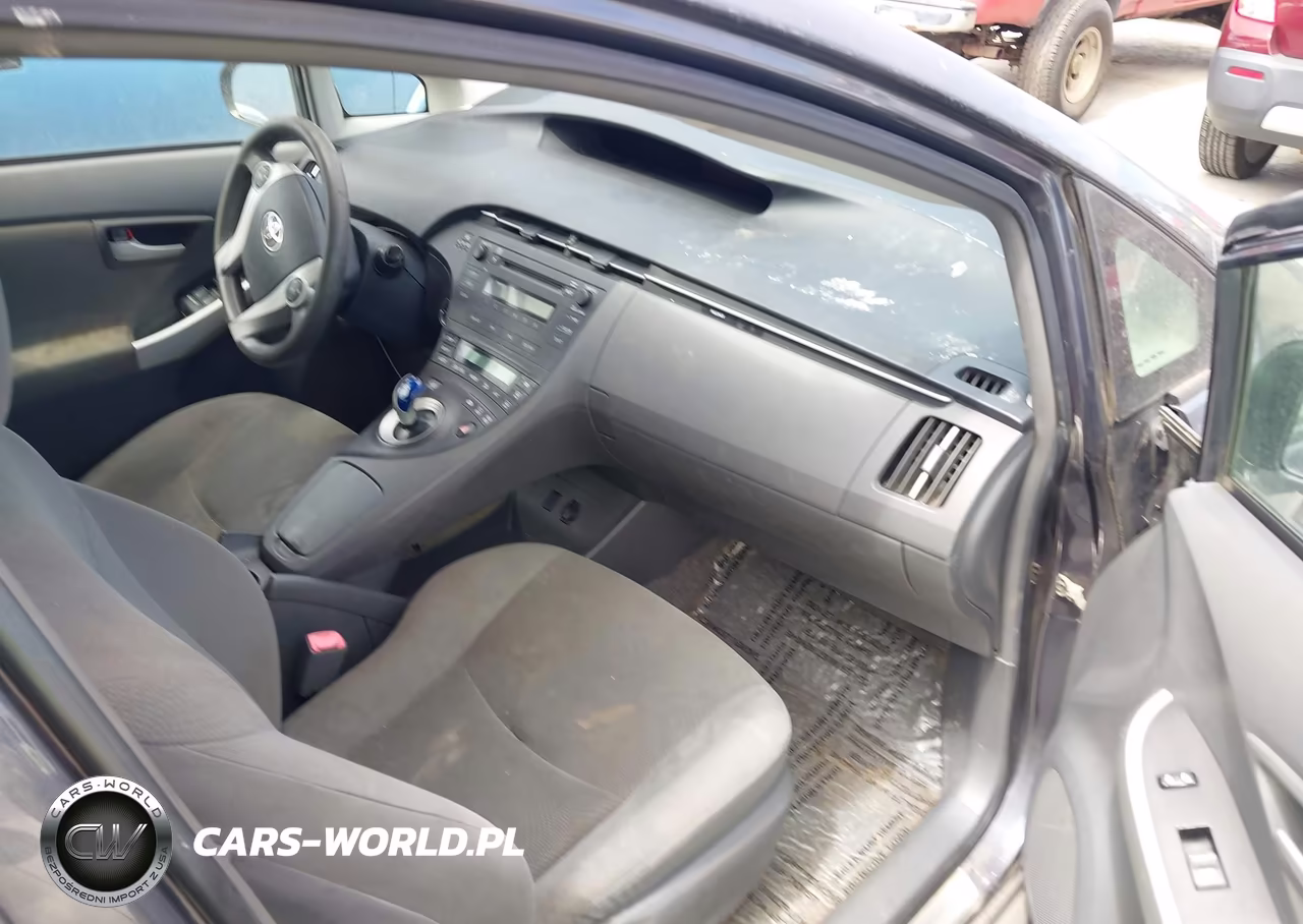 2011 Toyota Prius Two VIN:JTDKN3DU9B5311862 - 5