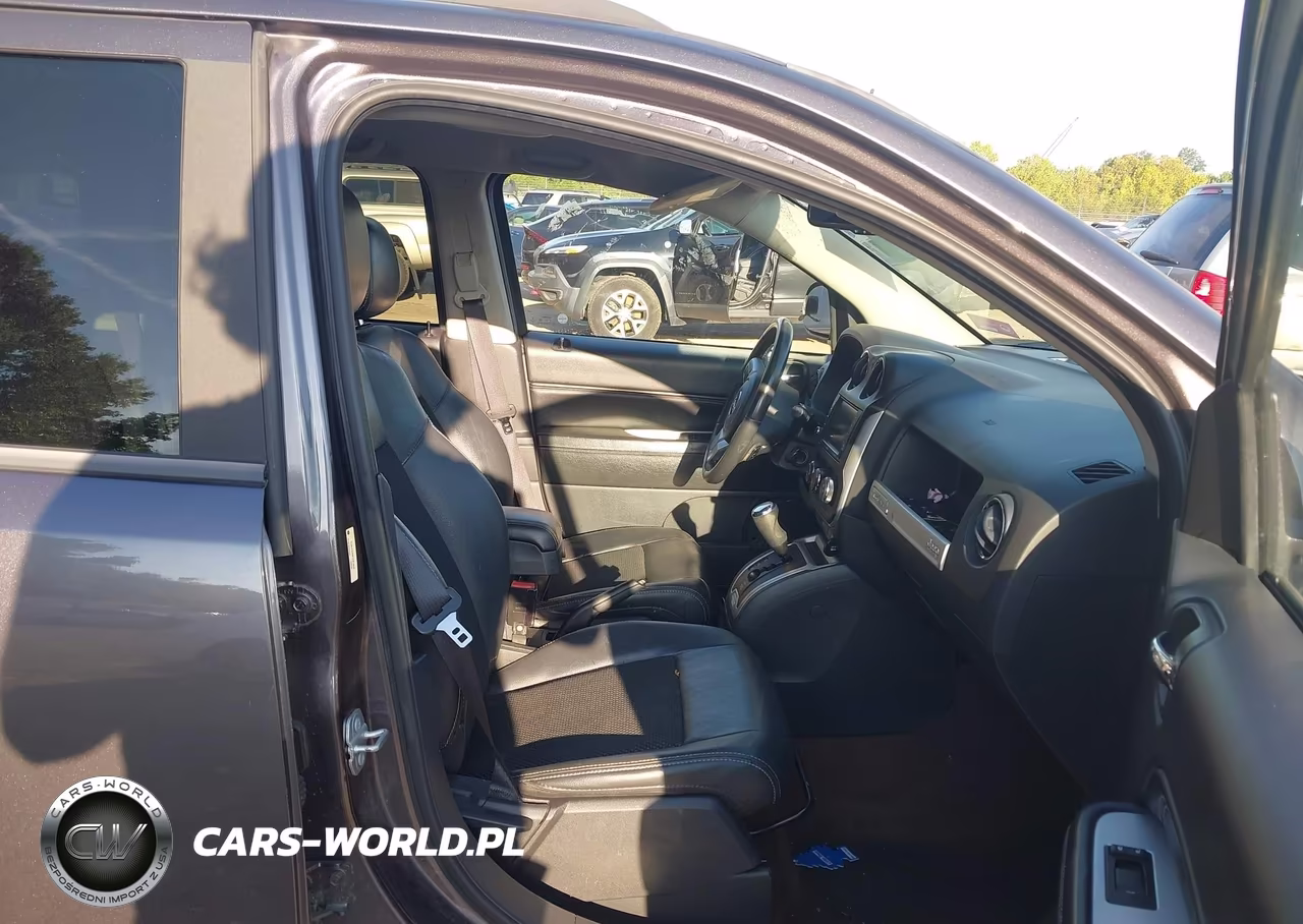 2015 Jeep Compass Latitude VIN:1C4NJCEB9FD361632 - 5