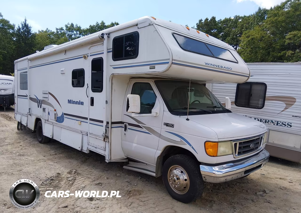 2004 Ford E-450 Cutaway Standard