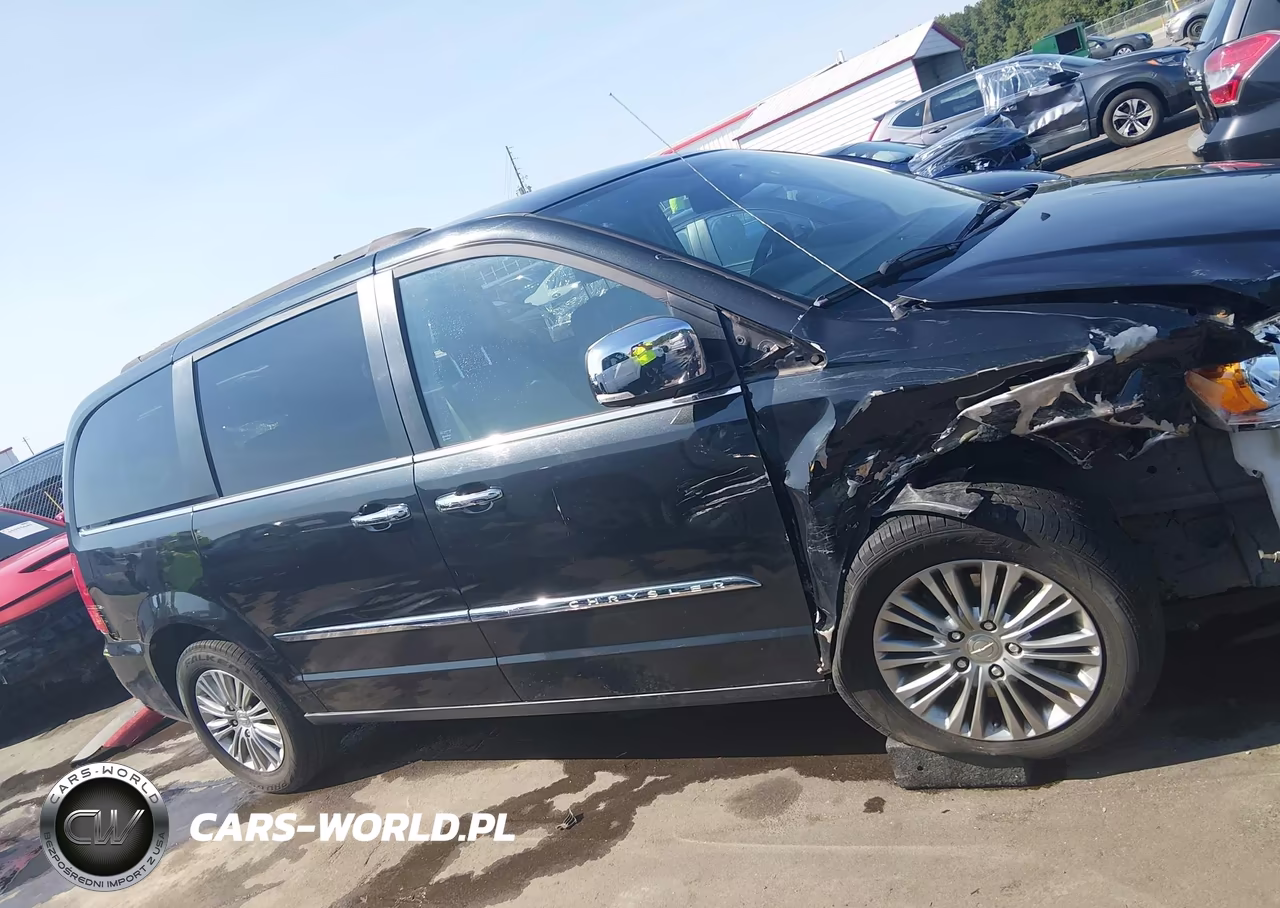 2015 Chrysler Town & Country Touring-L VIN:2C4RC1CG1FR515276 - 14