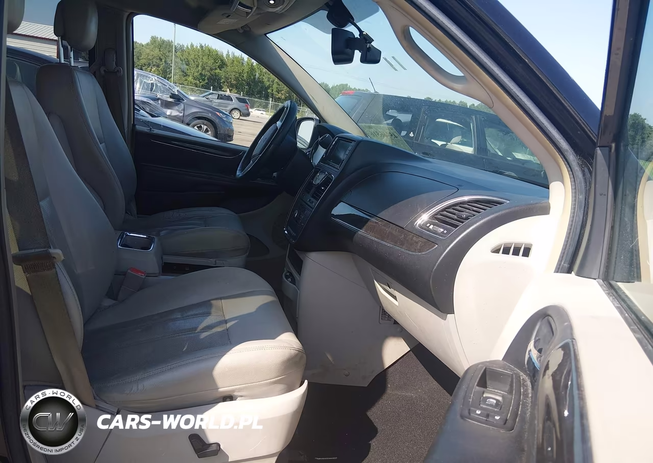 2015 Chrysler Town & Country Touring-L VIN:2C4RC1CG1FR515276 - 5