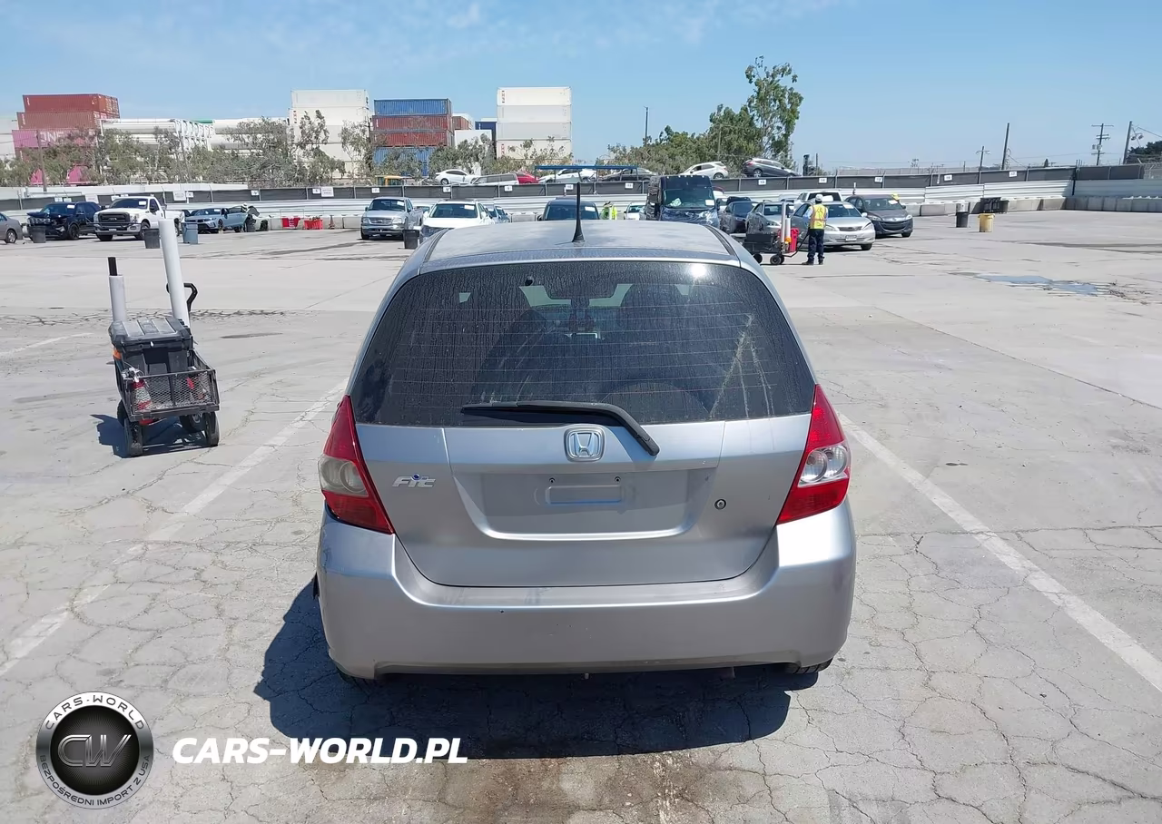 2007 Honda Fit VIN:JHMGD38457S016588 - 16