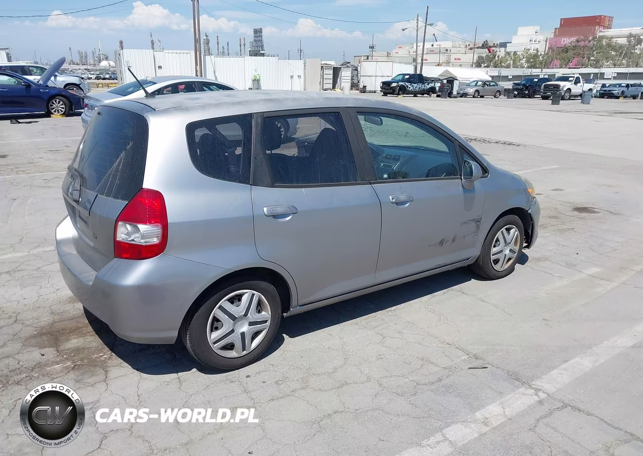 2007 Honda Fit VIN:JHMGD38457S016588 - 4