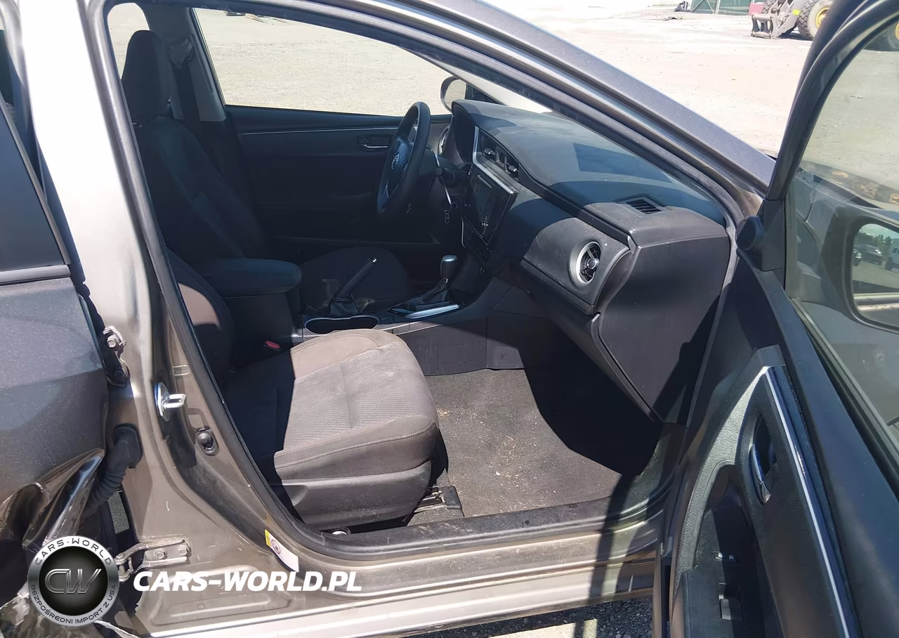 2019 Toyota Corolla Le VIN:2T1BURHE8KC177521 - 5