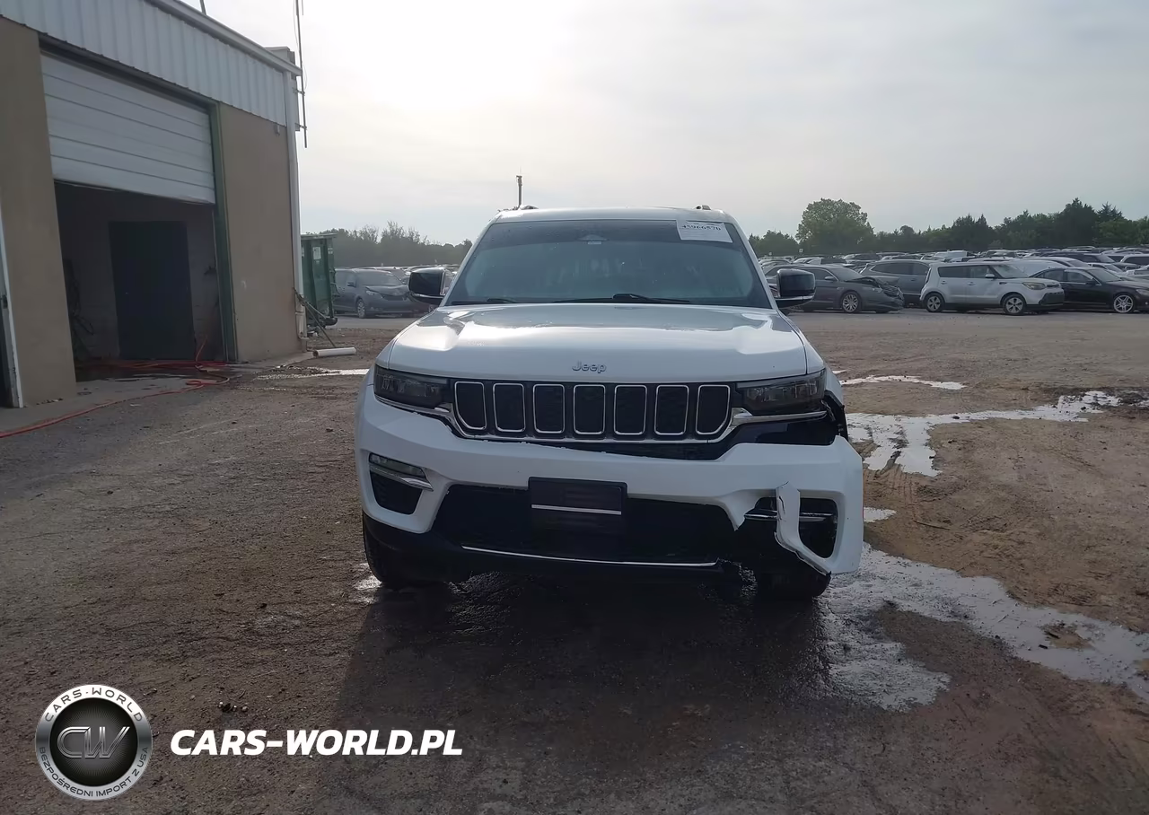 2023 Jeep Grand Cherokee Limited 4X4 VIN:1C4RJHBG6PC523769 - 12