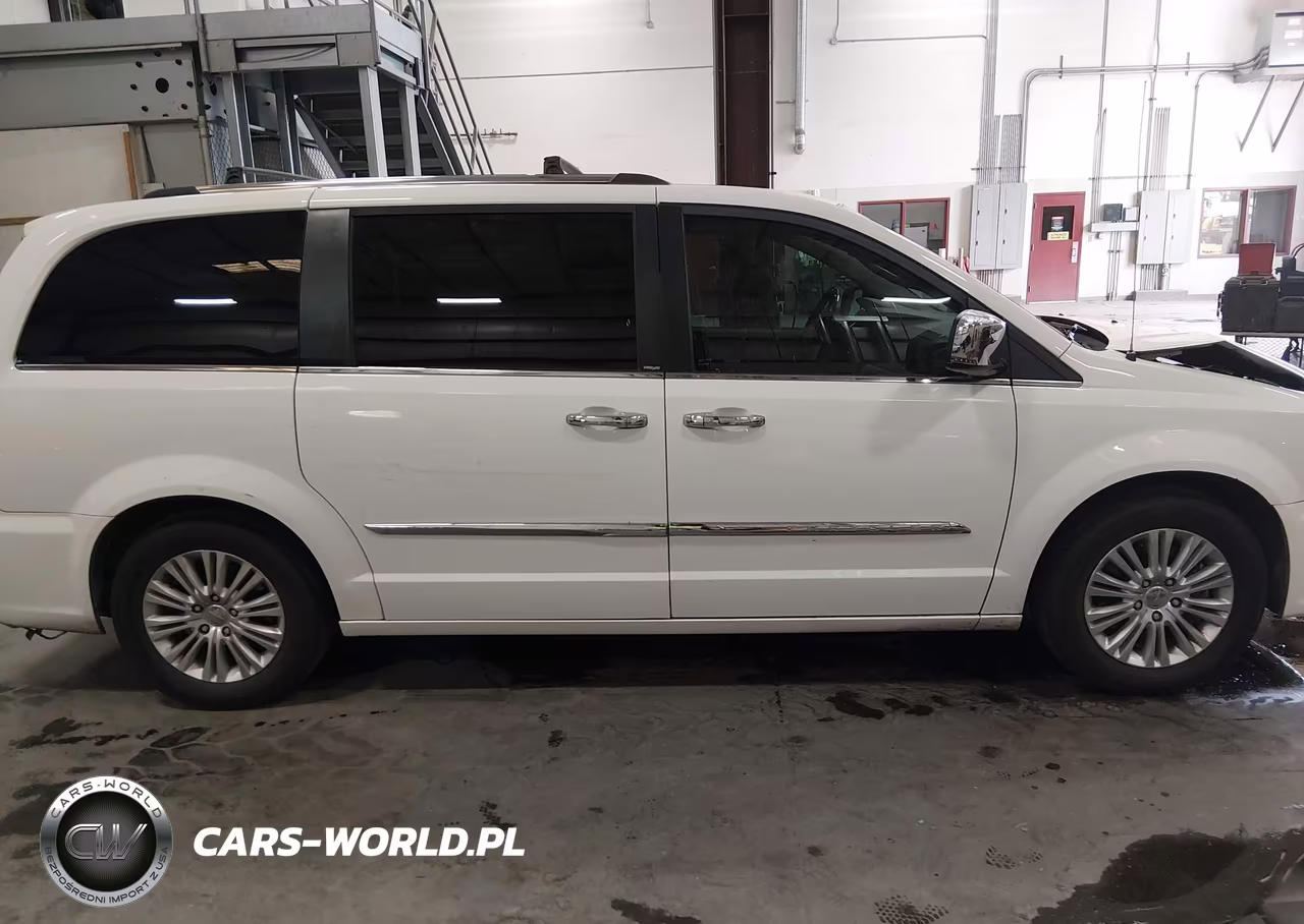 2012 Chrysler Town & Country Limited VIN:2C4RC1GG6CR200334 - 13